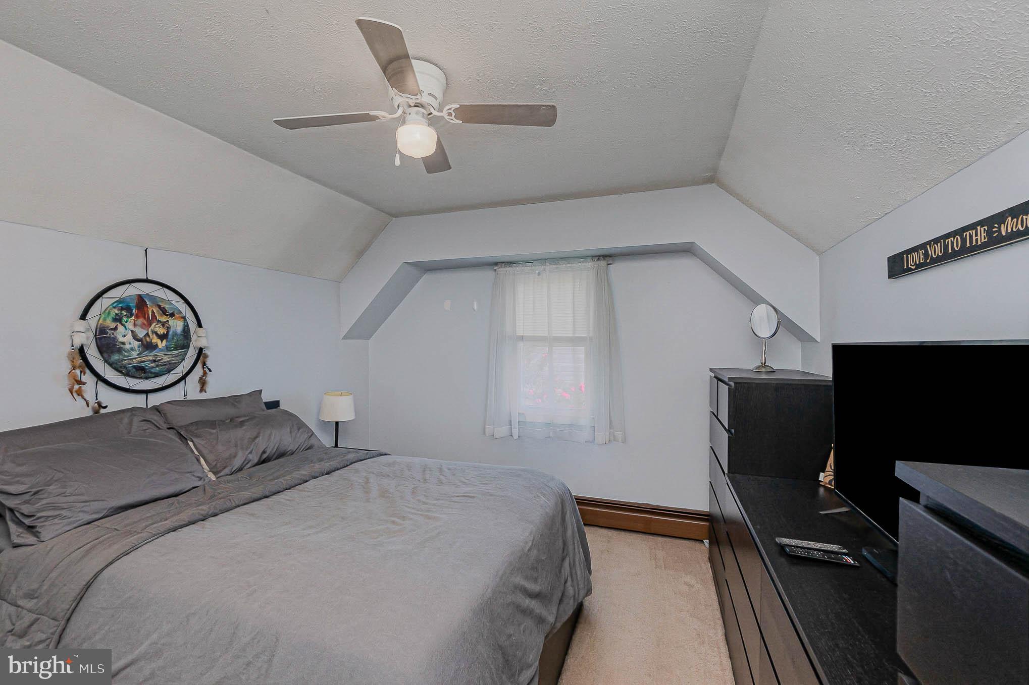 ESSEX/MIDDLE RIVER - Residential