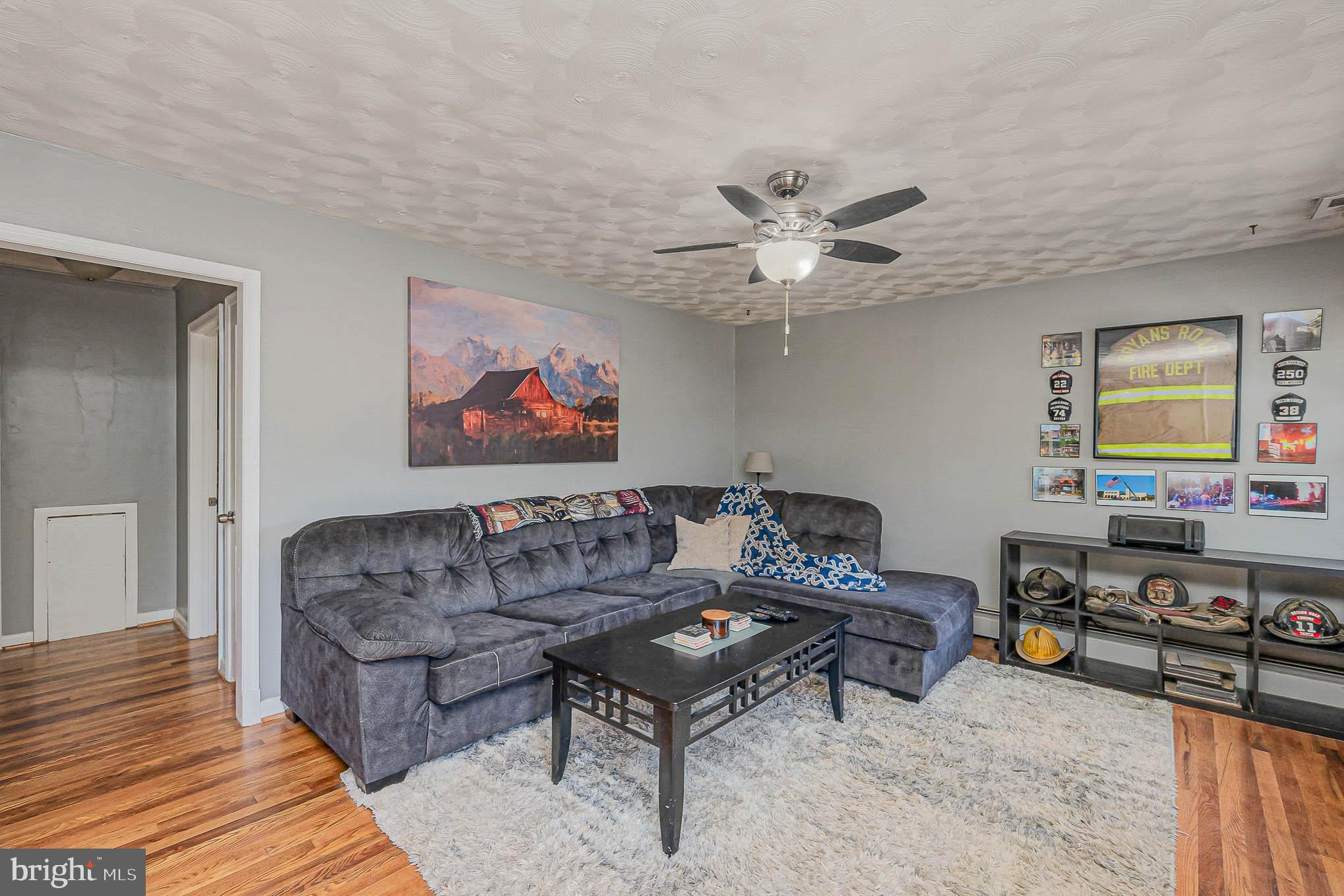 ESSEX/MIDDLE RIVER - Residential