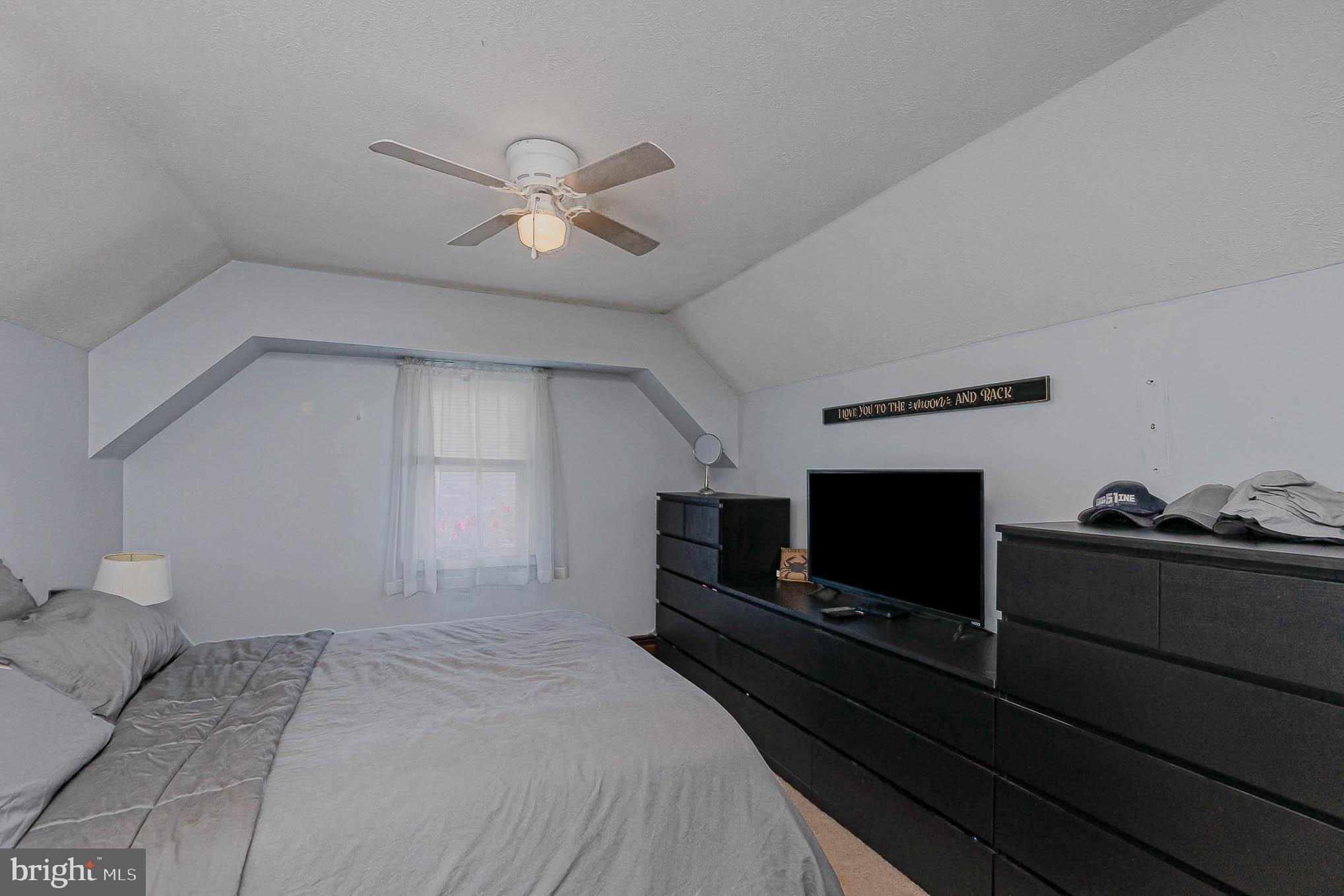 ESSEX/MIDDLE RIVER - Residential