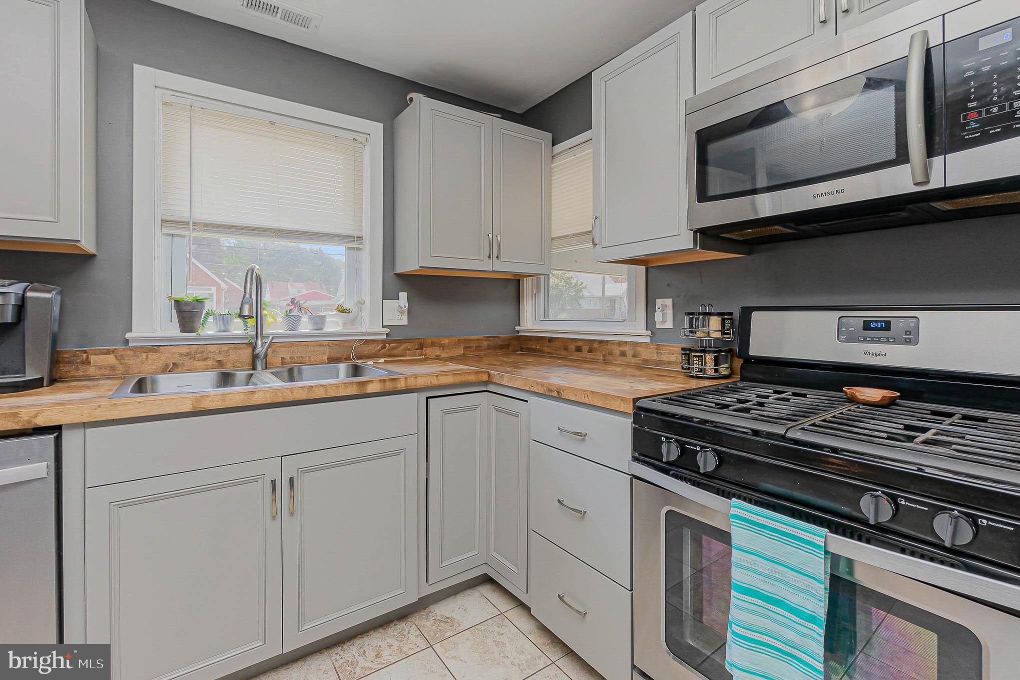 ESSEX/MIDDLE RIVER - Residential