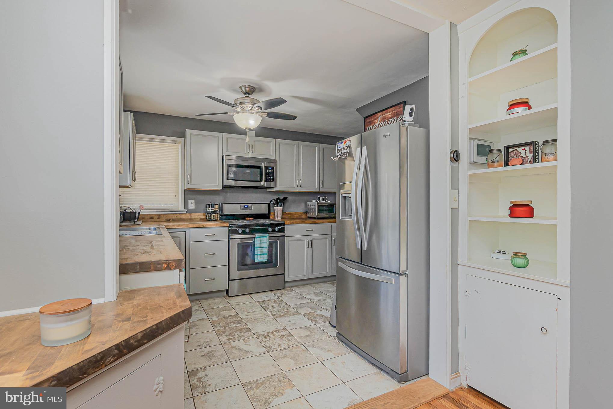 ESSEX/MIDDLE RIVER - Residential