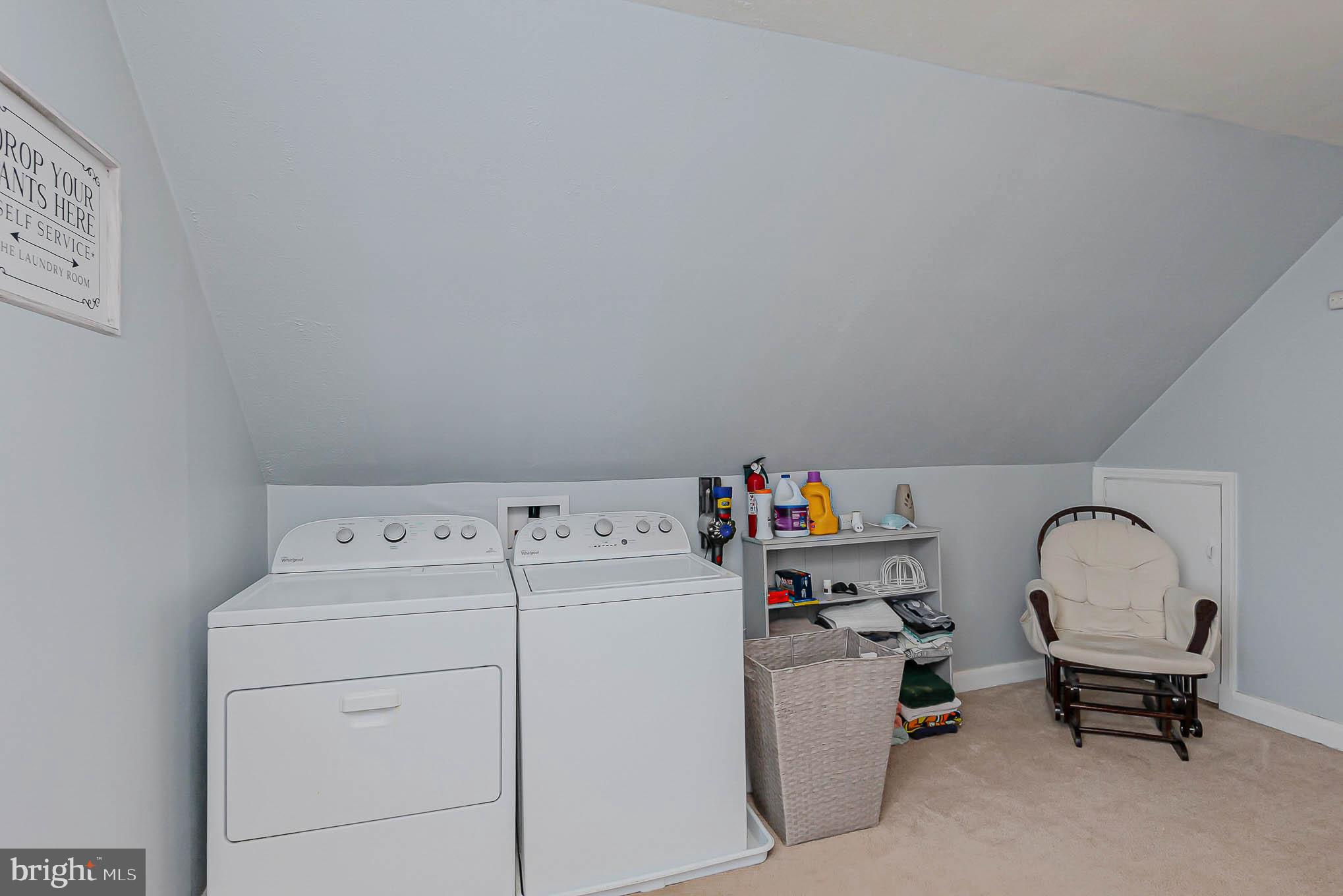 ESSEX/MIDDLE RIVER - Residential