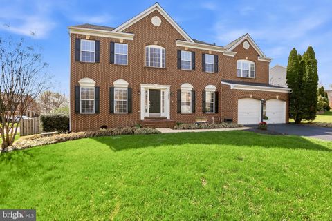 Photo of 12503 Maiden Creek Court, BRISTOW, VA 20136 (MLS # VAPW2115152)
