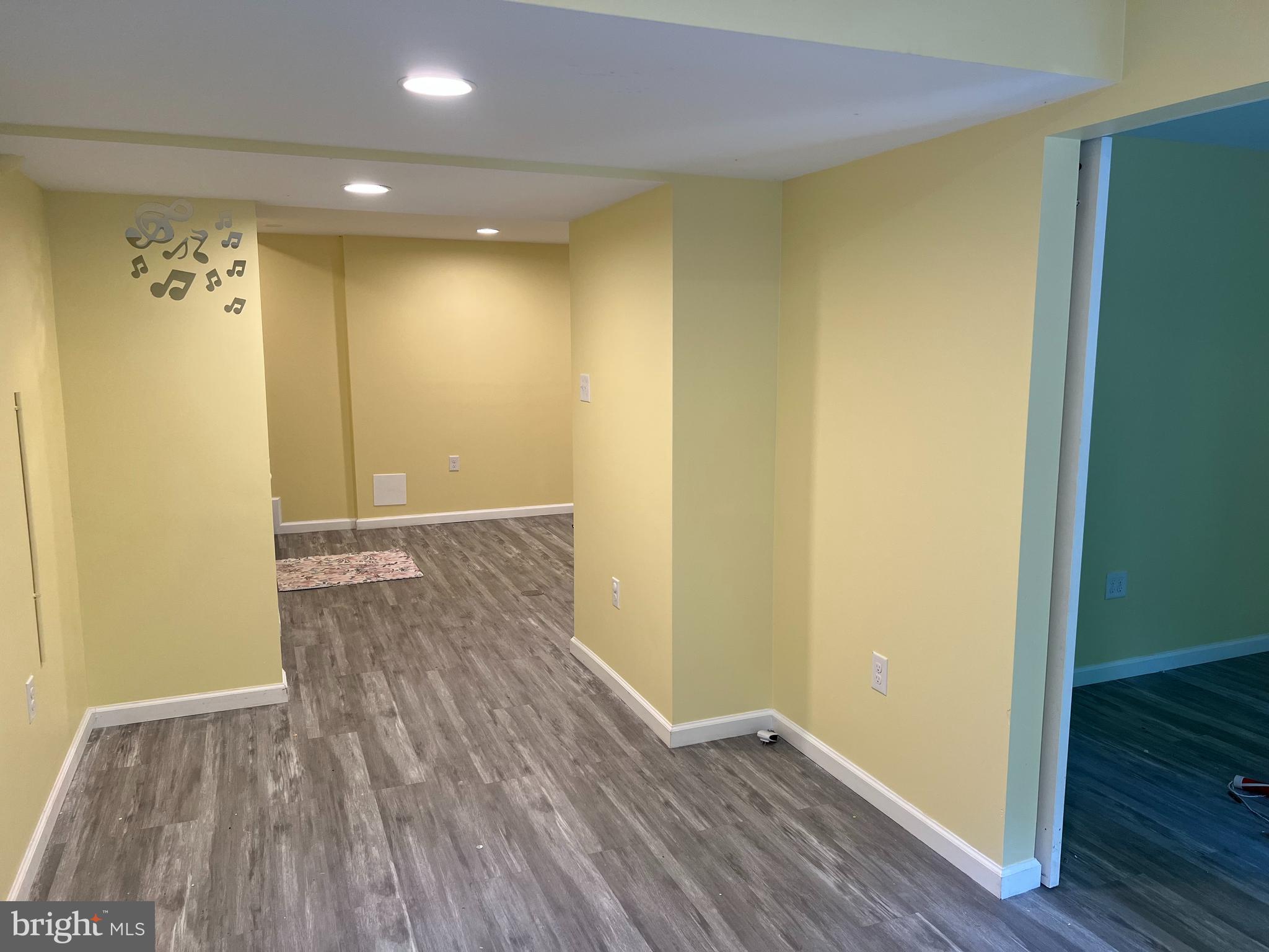 CLOVERLEAF TOWNHOUSES - Residential Lease