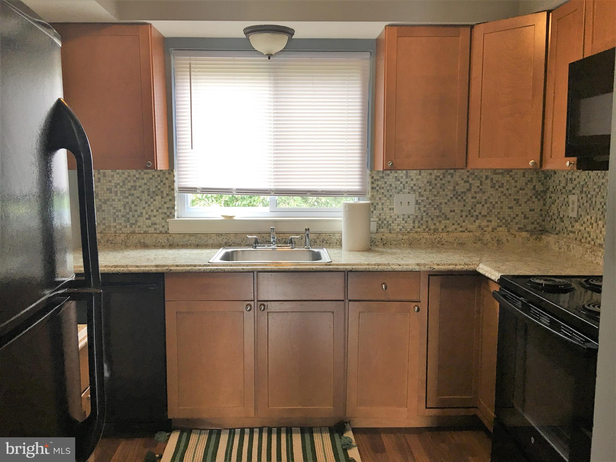 CLOVERLEAF TOWNHOUSES - Residential Lease