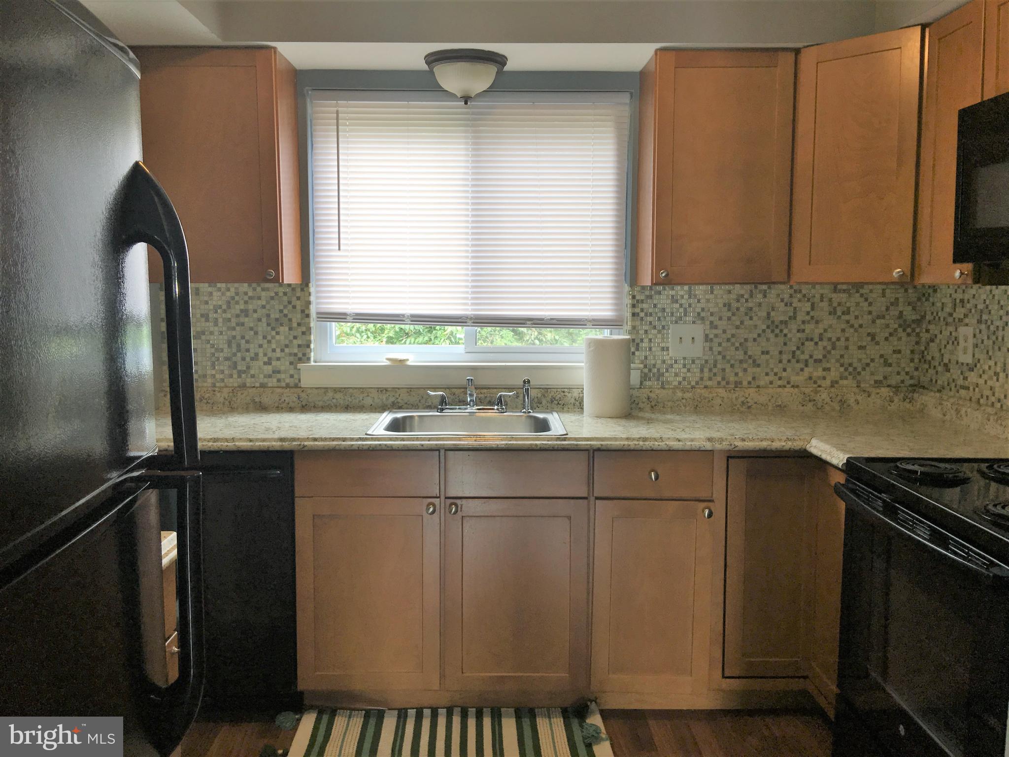 CLOVERLEAF TOWNHOUSES - Residential Lease