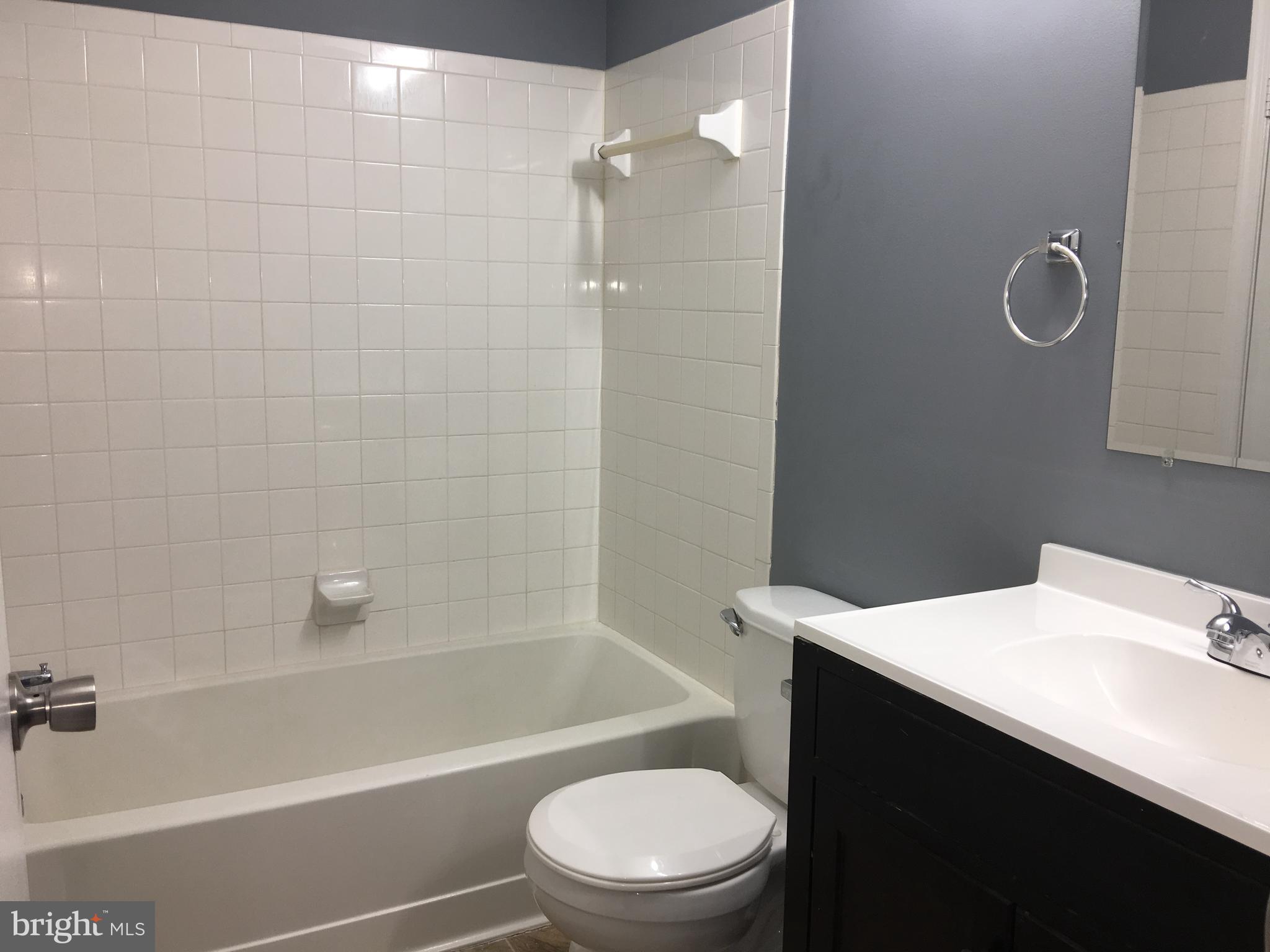 CLOVERLEAF TOWNHOUSES - Residential Lease