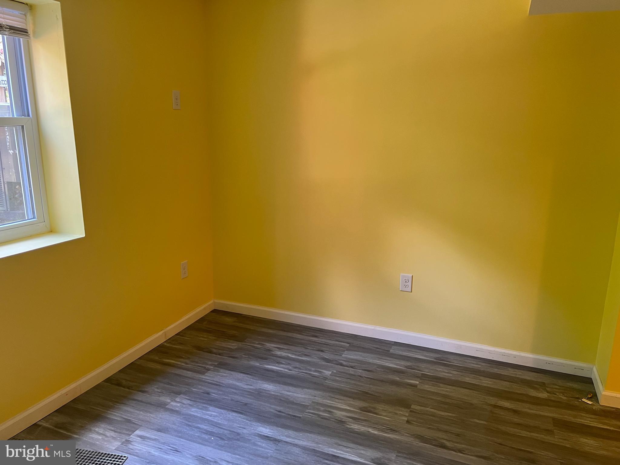 CLOVERLEAF TOWNHOUSES - Residential Lease