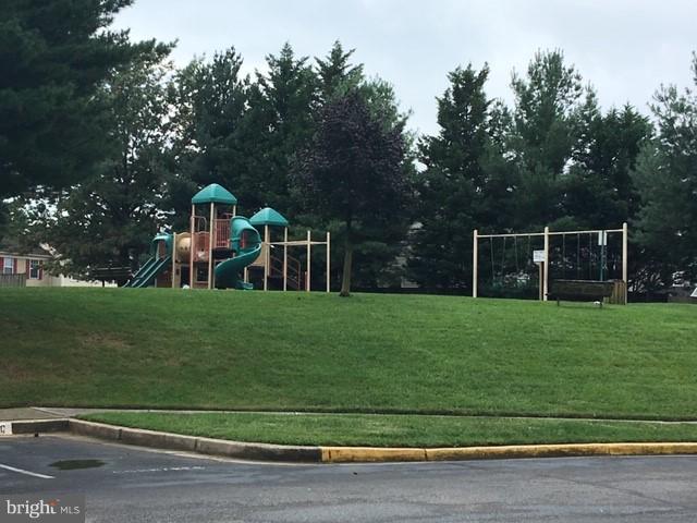 CLOVERLEAF TOWNHOUSES - Residential Lease