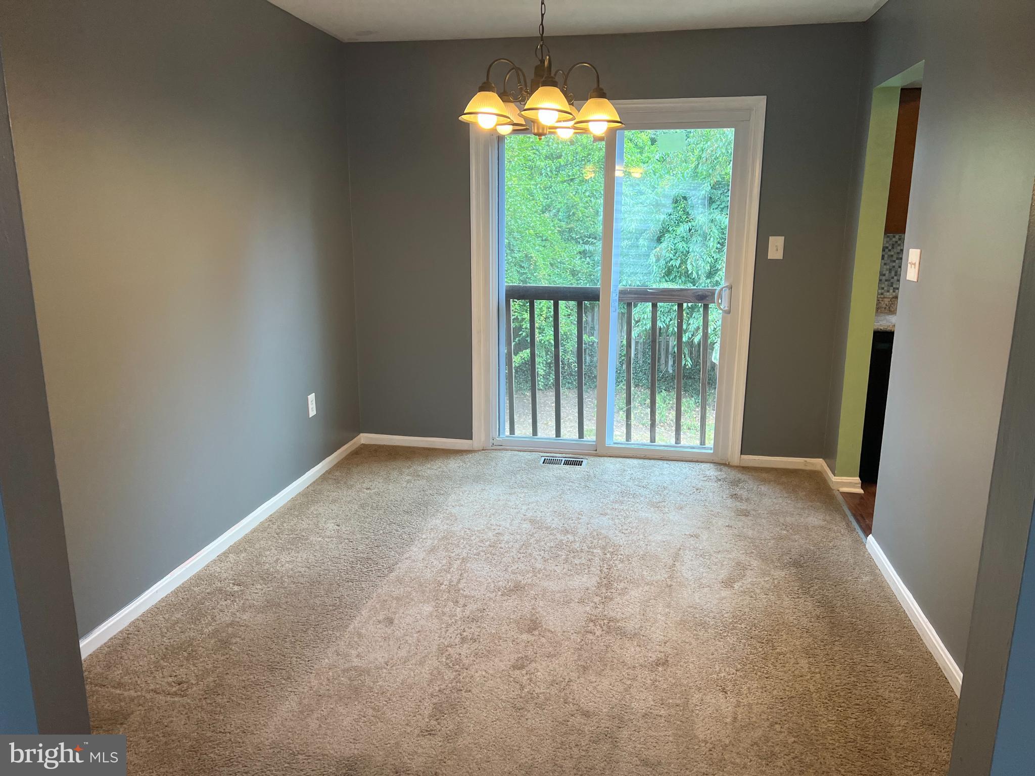 CLOVERLEAF TOWNHOUSES - Residential Lease