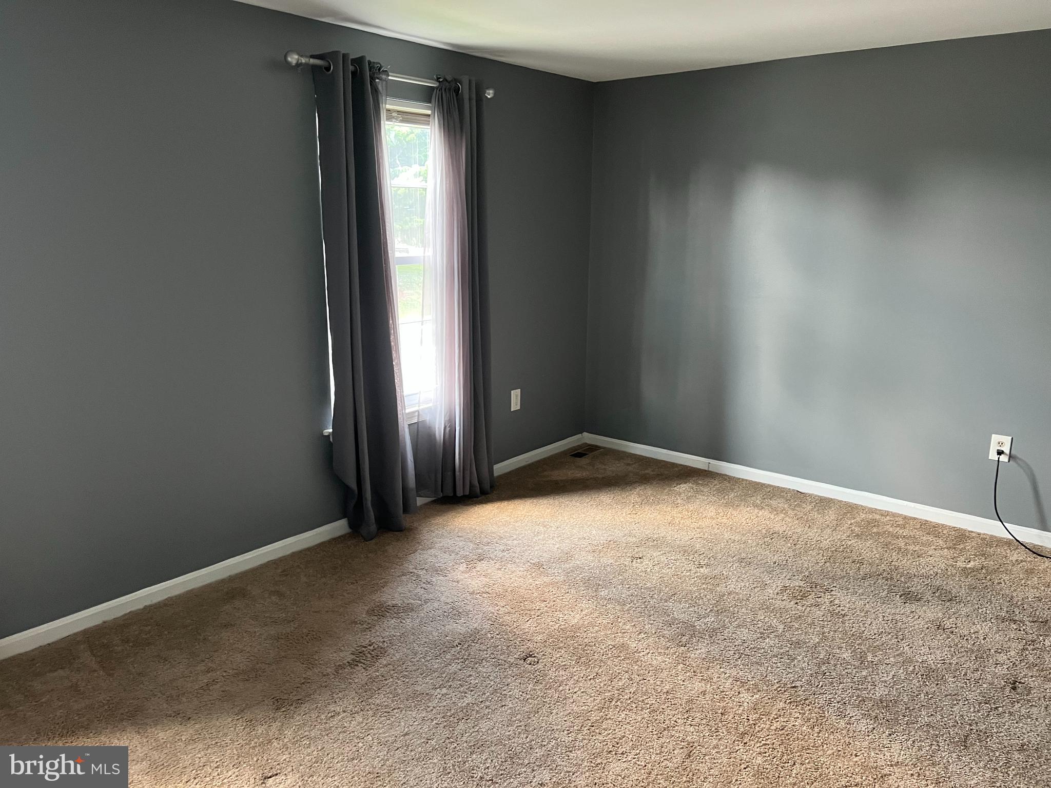 CLOVERLEAF TOWNHOUSES - Residential Lease