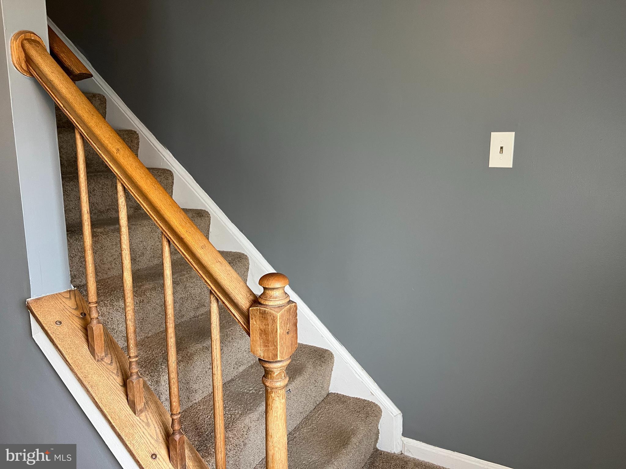 CLOVERLEAF TOWNHOUSES - Residential Lease