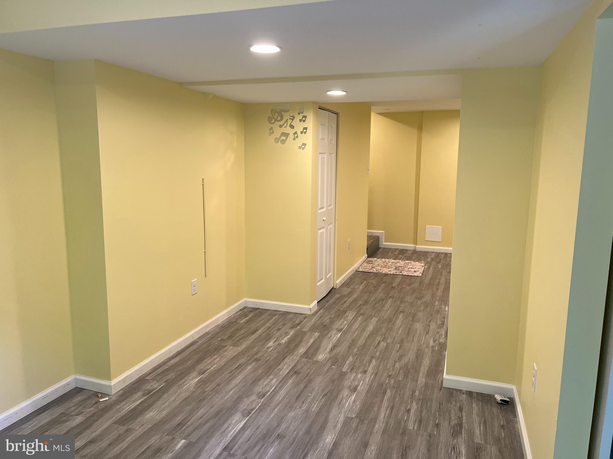 CLOVERLEAF TOWNHOUSES - Residential Lease