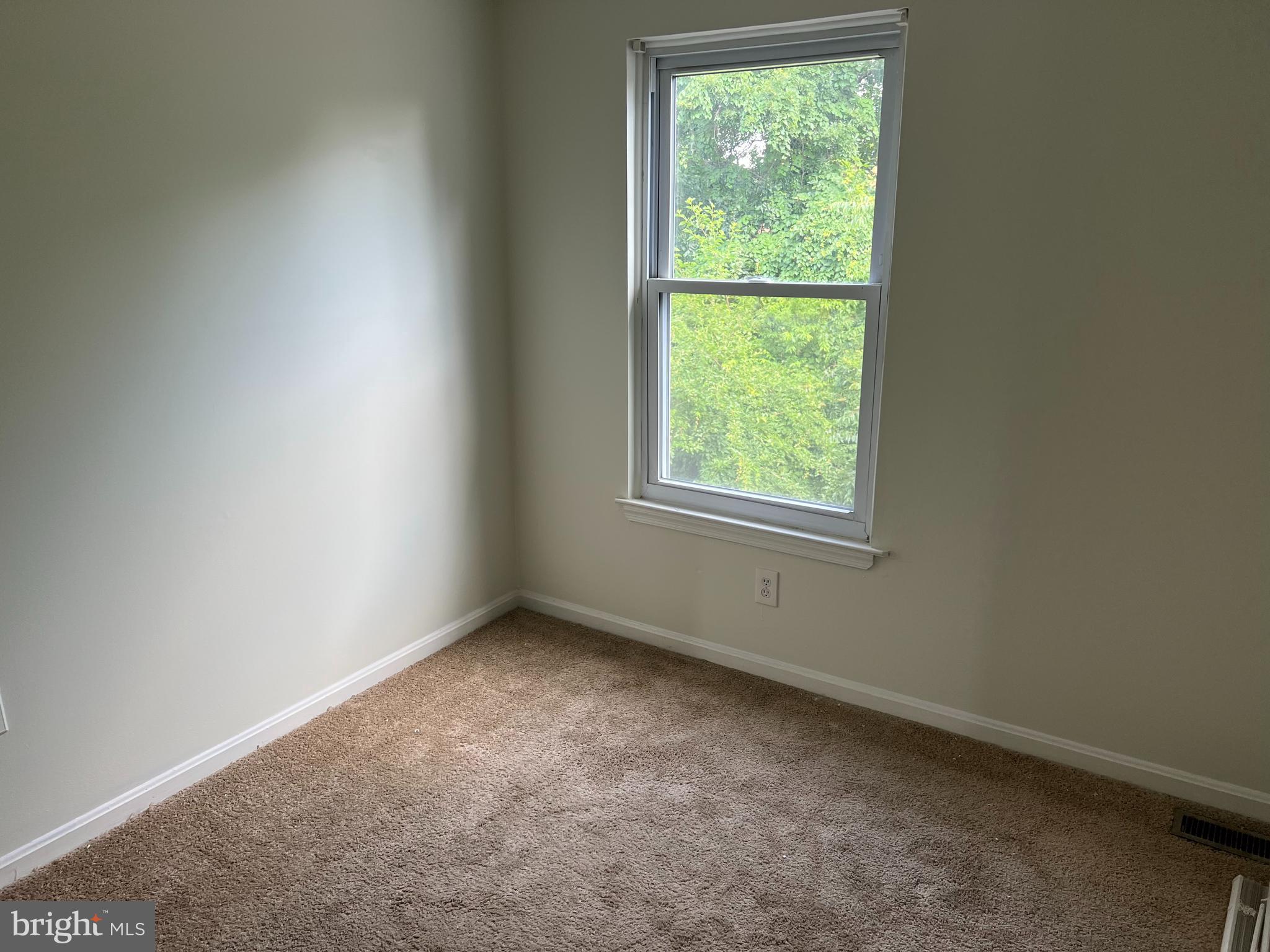 CLOVERLEAF TOWNHOUSES - Residential Lease