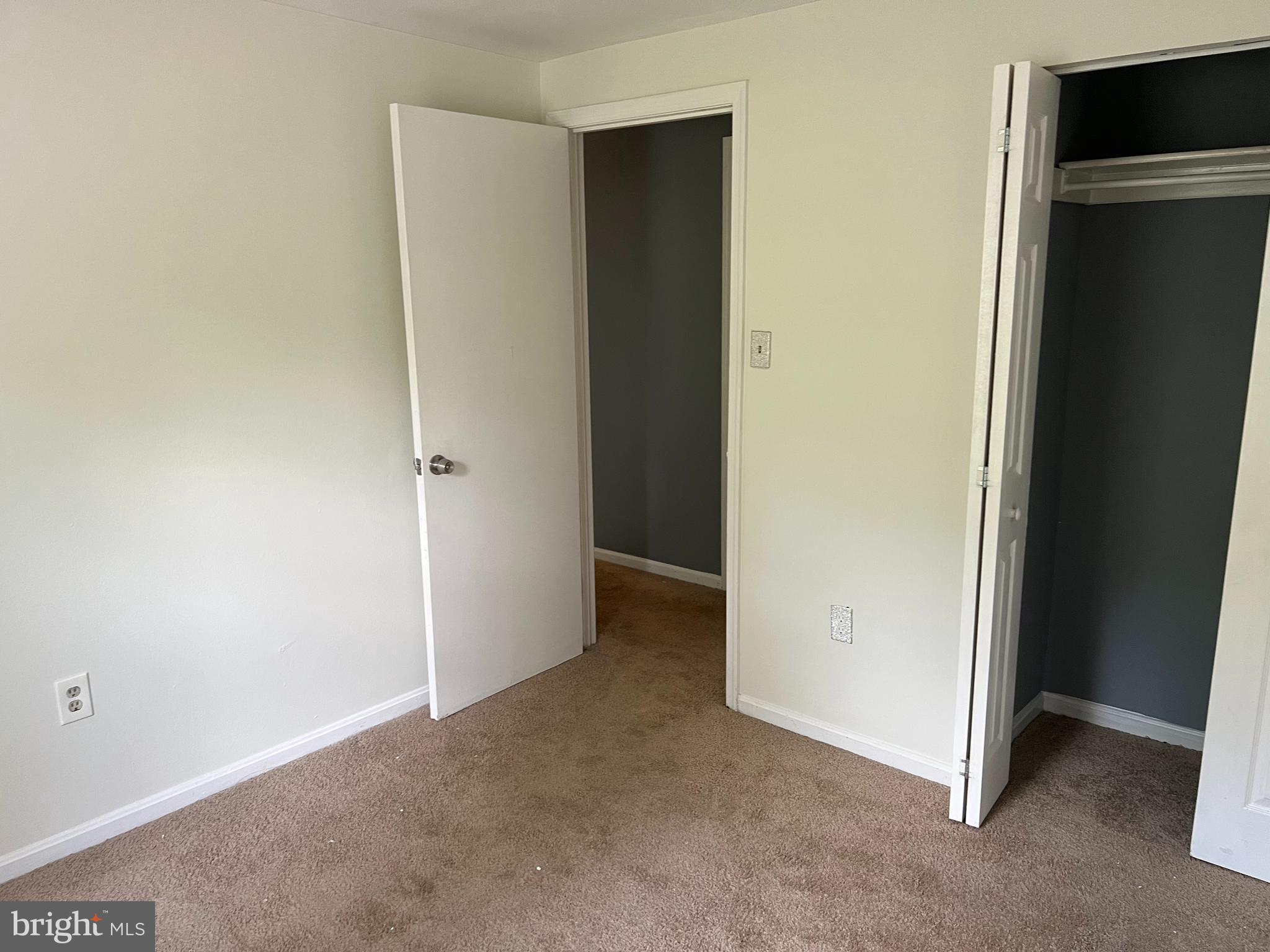 CLOVERLEAF TOWNHOUSES - Residential Lease