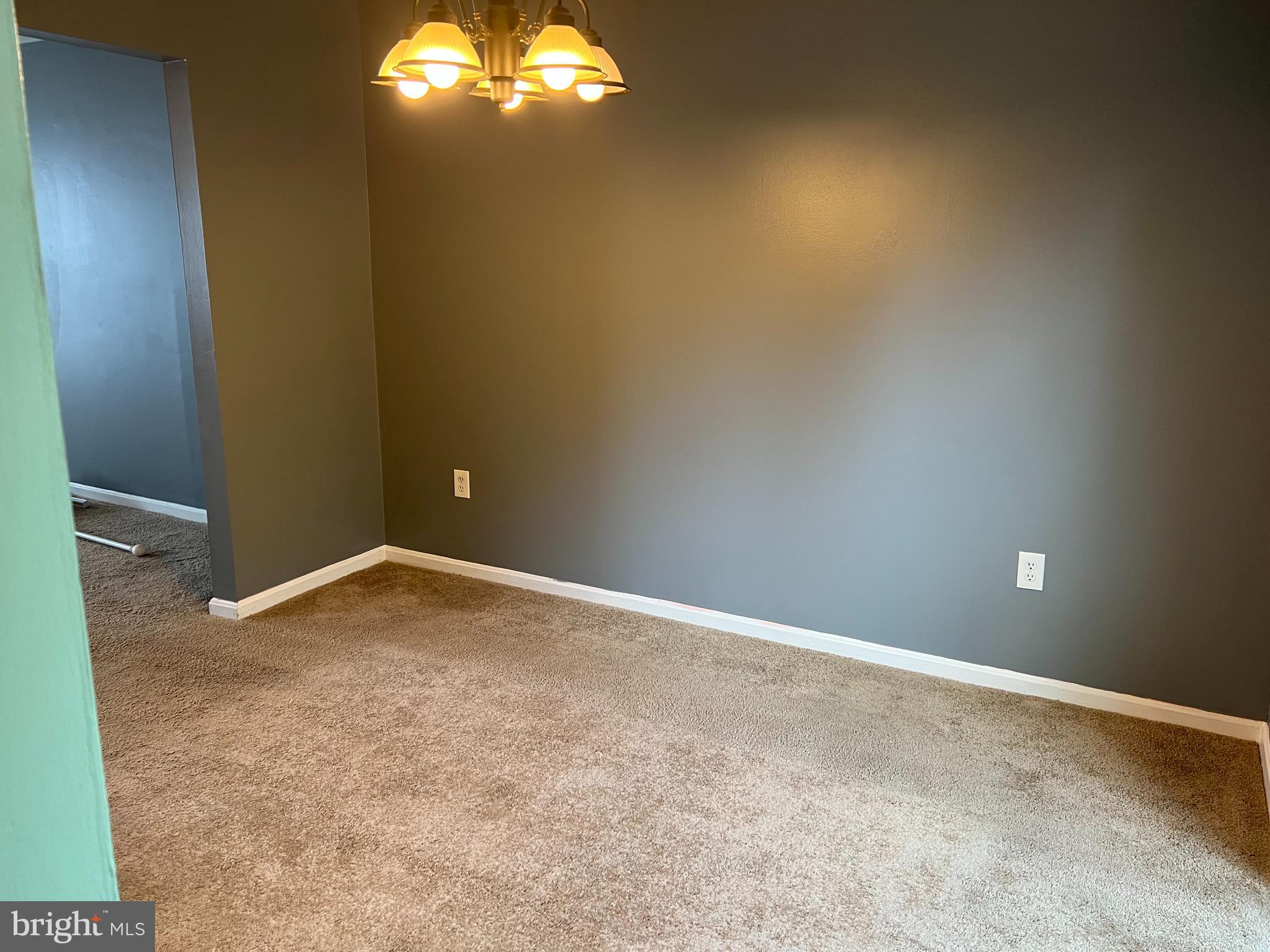 CLOVERLEAF TOWNHOUSES - Residential Lease