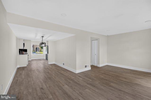 19523 DIVOT PLACE