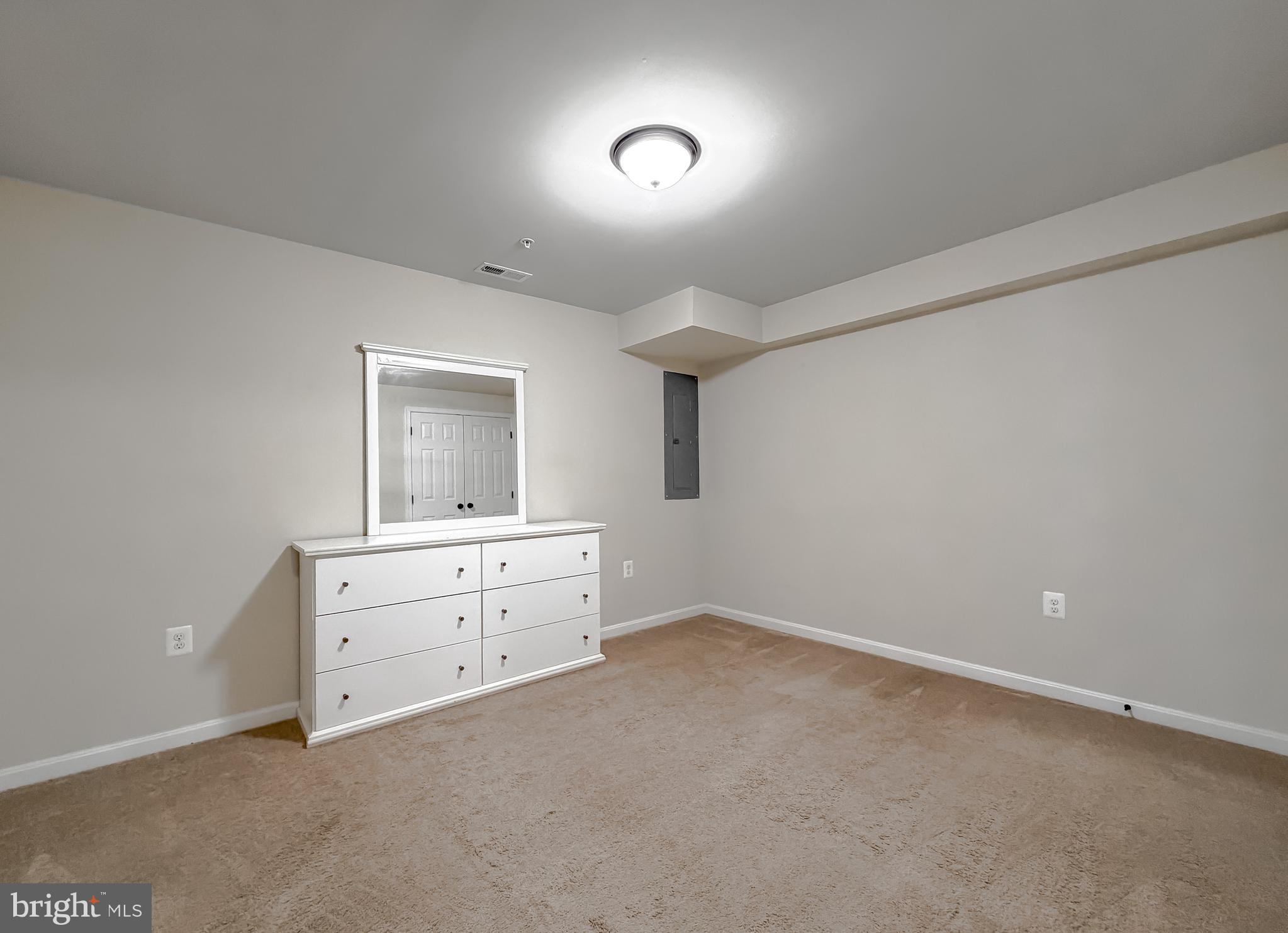 ELIZABETH HILLS - Residential