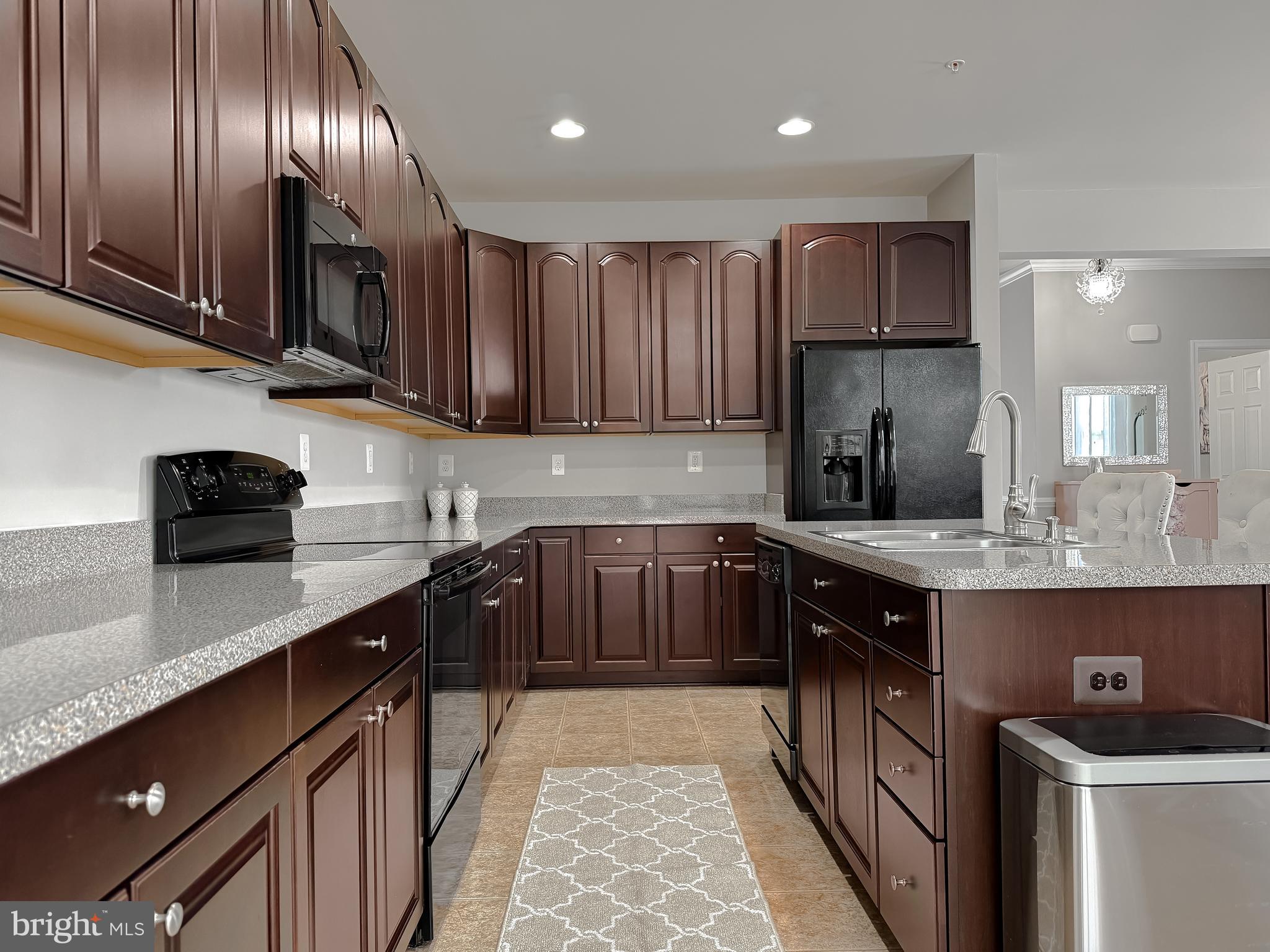 ELIZABETH HILLS - Residential