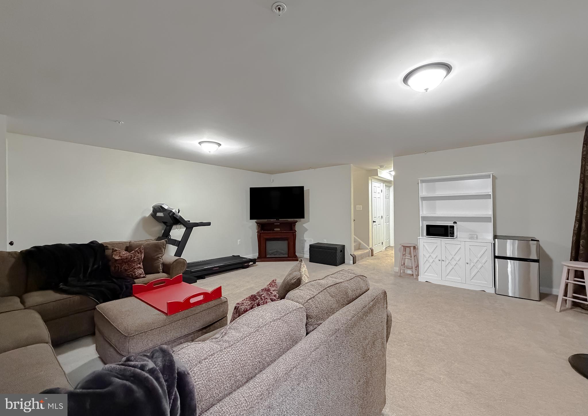 ELIZABETH HILLS - Residential