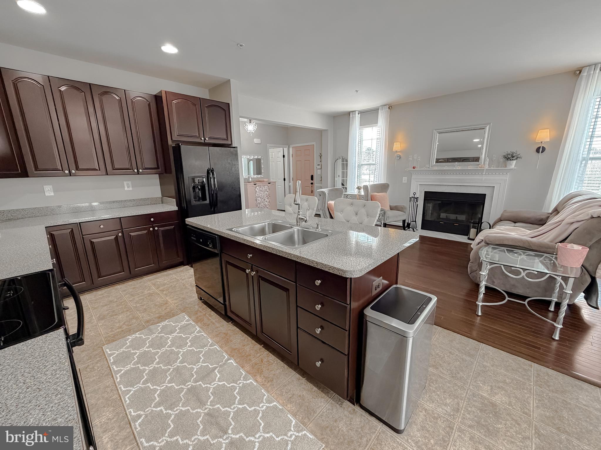 ELIZABETH HILLS - Residential