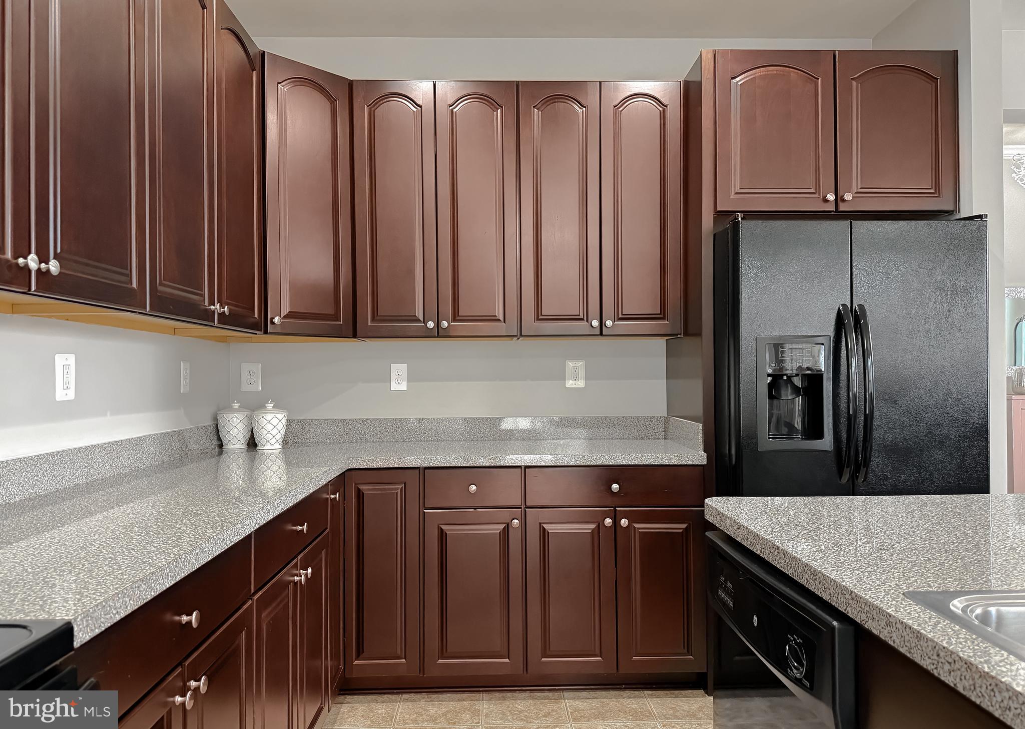 ELIZABETH HILLS - Residential