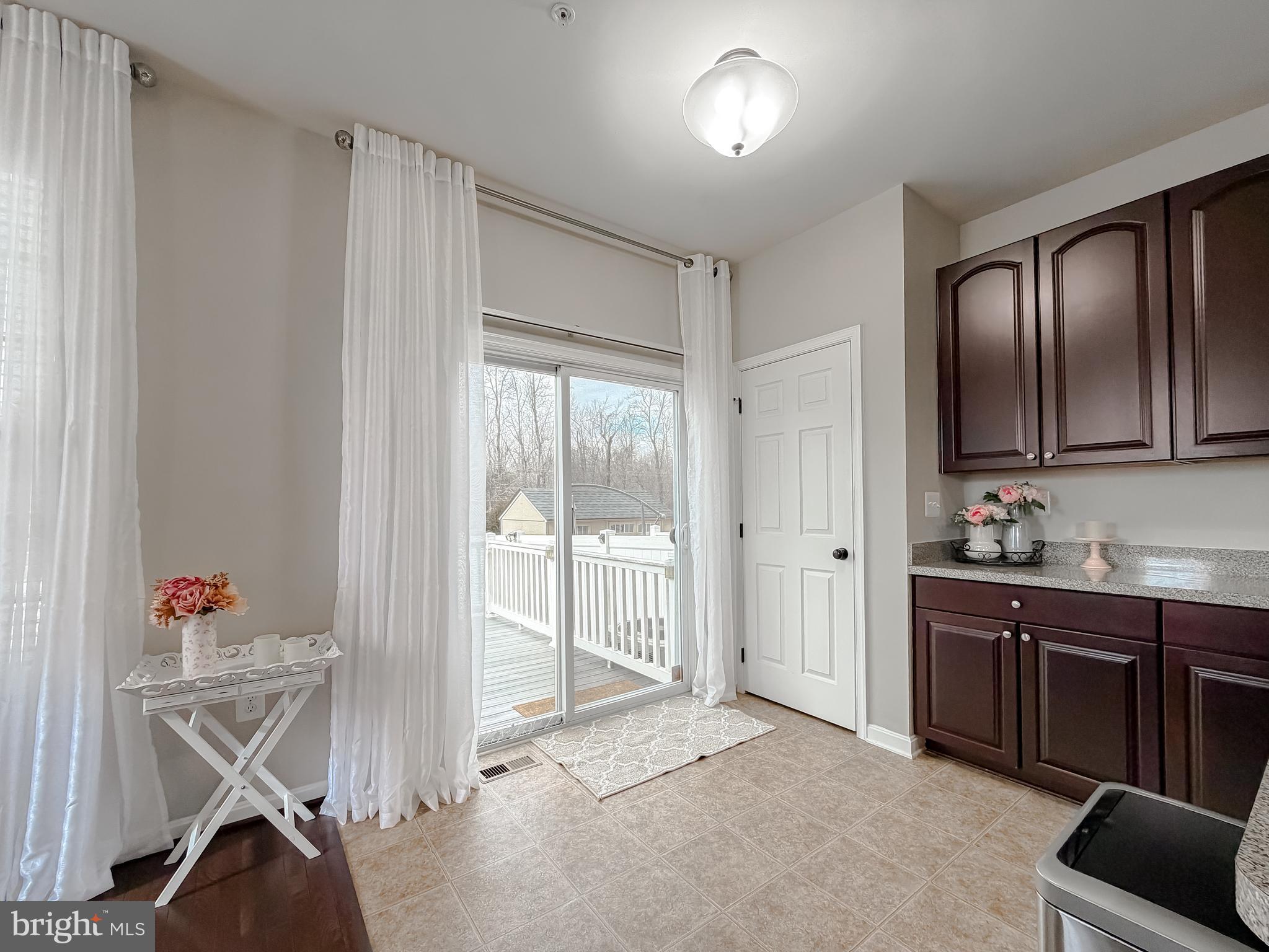 ELIZABETH HILLS - Residential