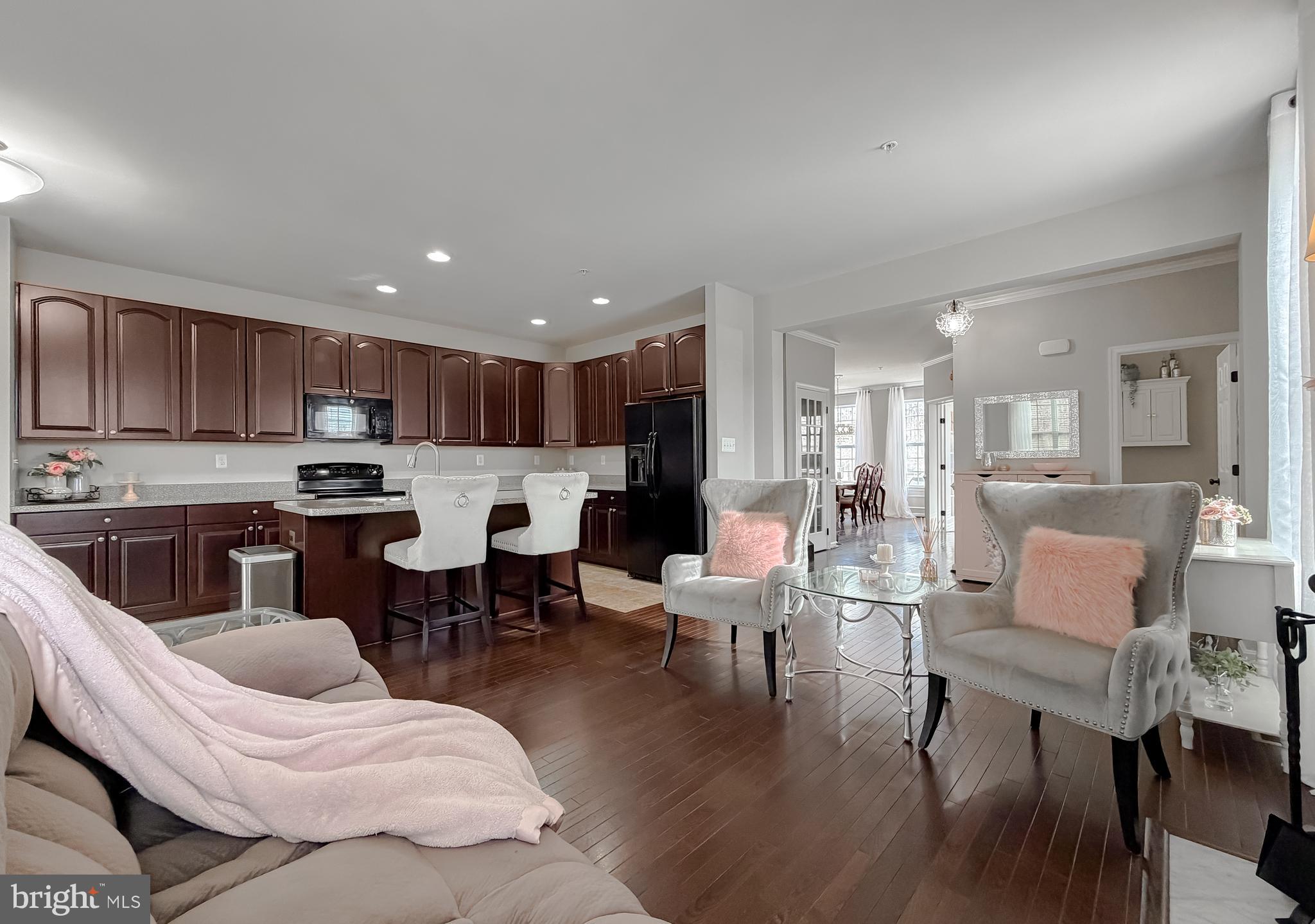 ELIZABETH HILLS - Residential