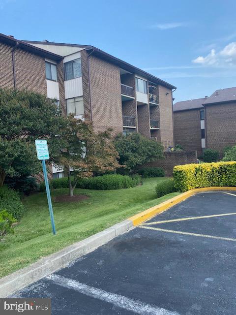 CHERRY GLEN CONDOS - Residential