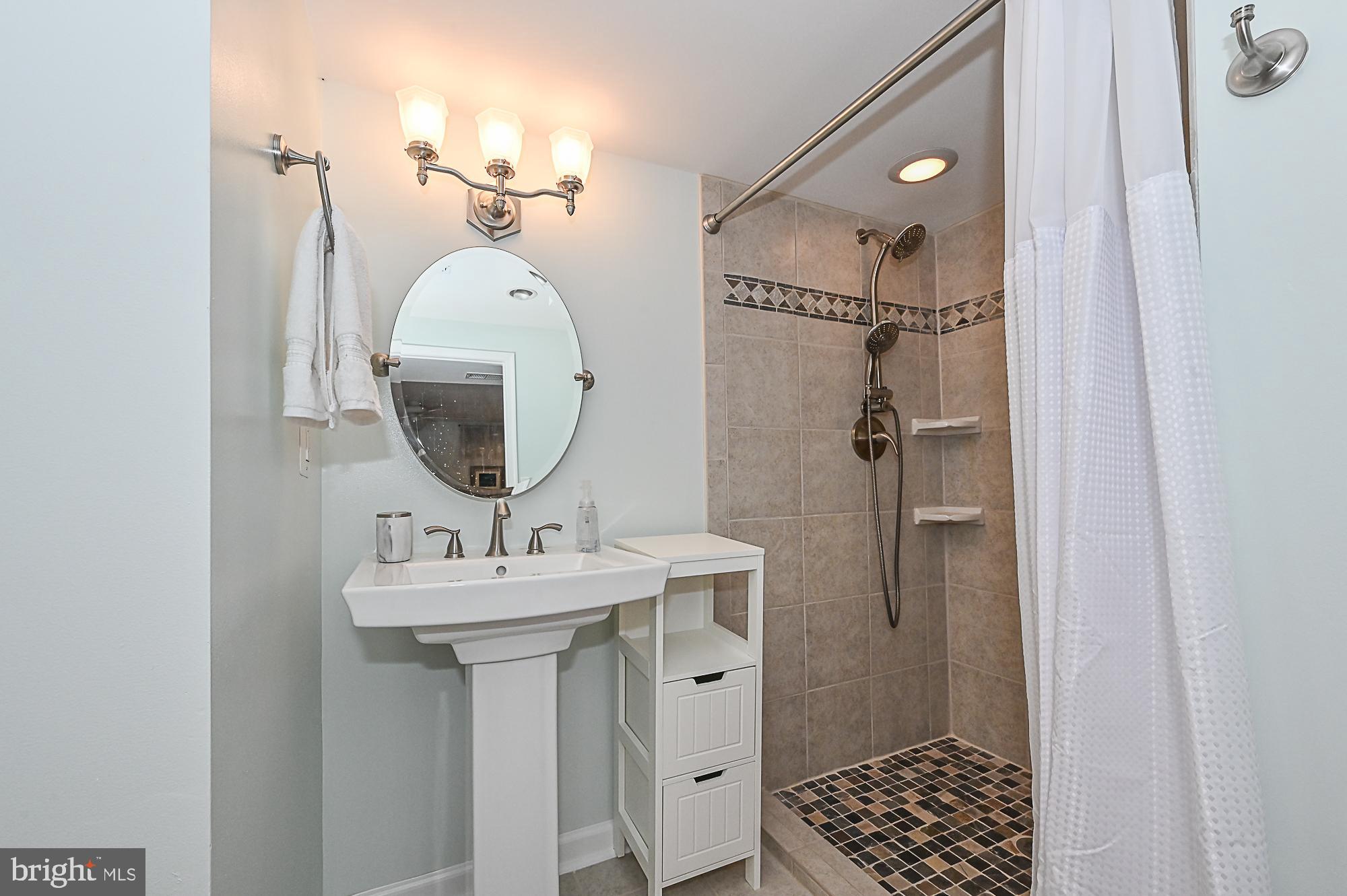 TRIPLE RIDGE - Residential