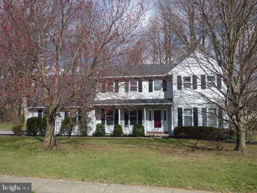 Comfort and Convenience...What more could you want!?! Delightful home with beautifully updated granite kitchen and ceramic tile baths, vaulted ceiling family rm with fireplace overlooking peaceful backyard with trees and stream. Walking distance to community park and minutes away to Springettsbury Twp Park, York Galleria Mall, Rt 30, and I83. Master BR has unfinished 10x20 room for future expansion. Lower level partially finished.