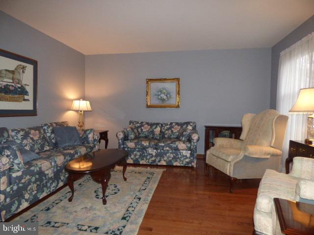 SPRINGETTS OAKS - Residential