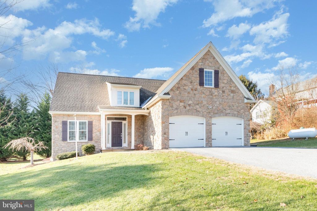 Photo of 450 Druid Hill Drive, MOUNTVILLE, PA 17554 (MLS # PALA2079870)