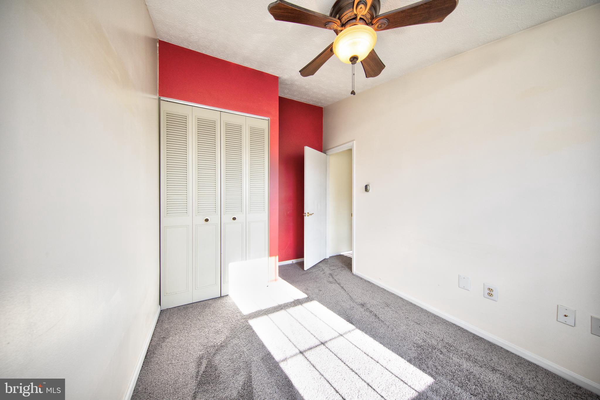 CONSTANT FRIENDSHIP - Residential