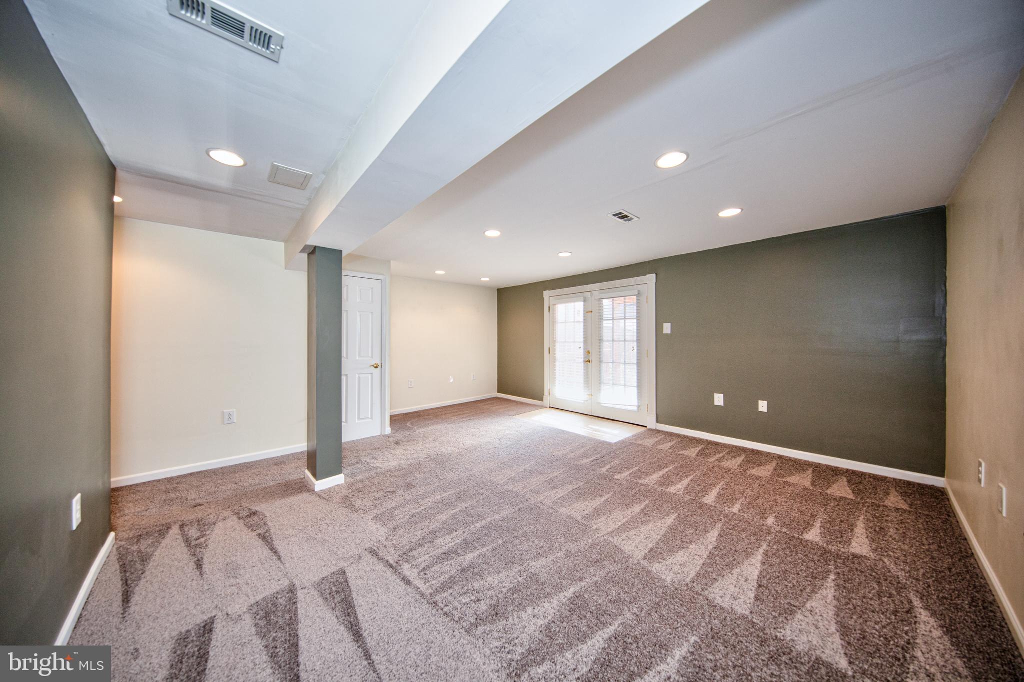 CONSTANT FRIENDSHIP - Residential