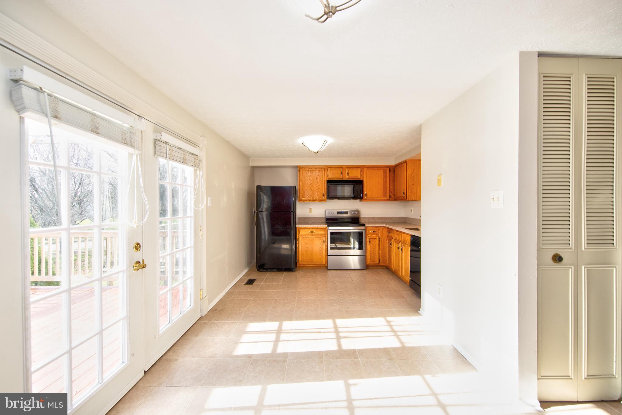 CONSTANT FRIENDSHIP - Residential