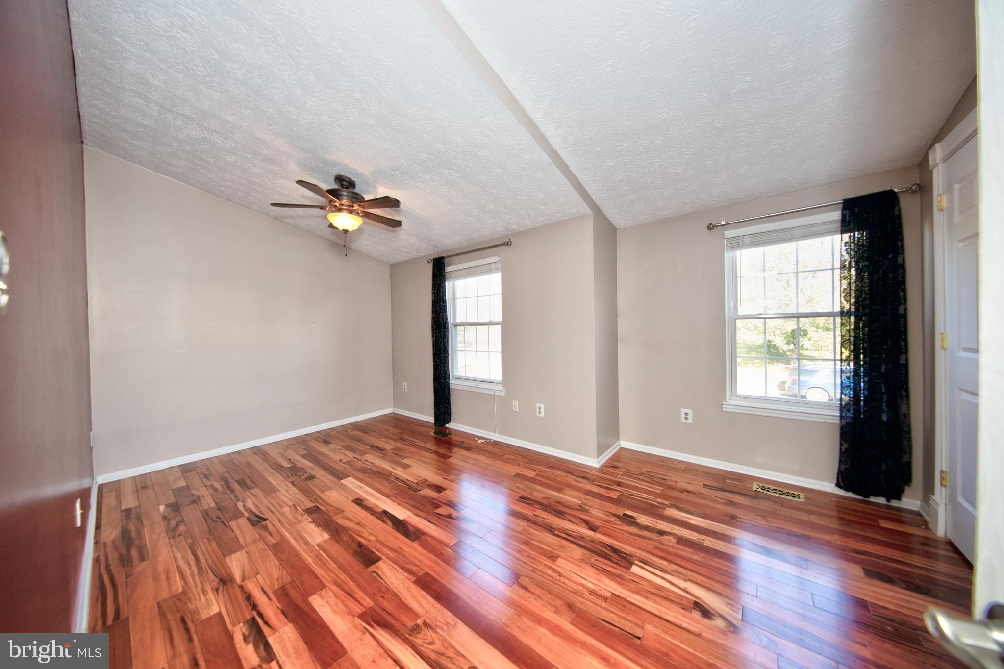 CONSTANT FRIENDSHIP - Residential