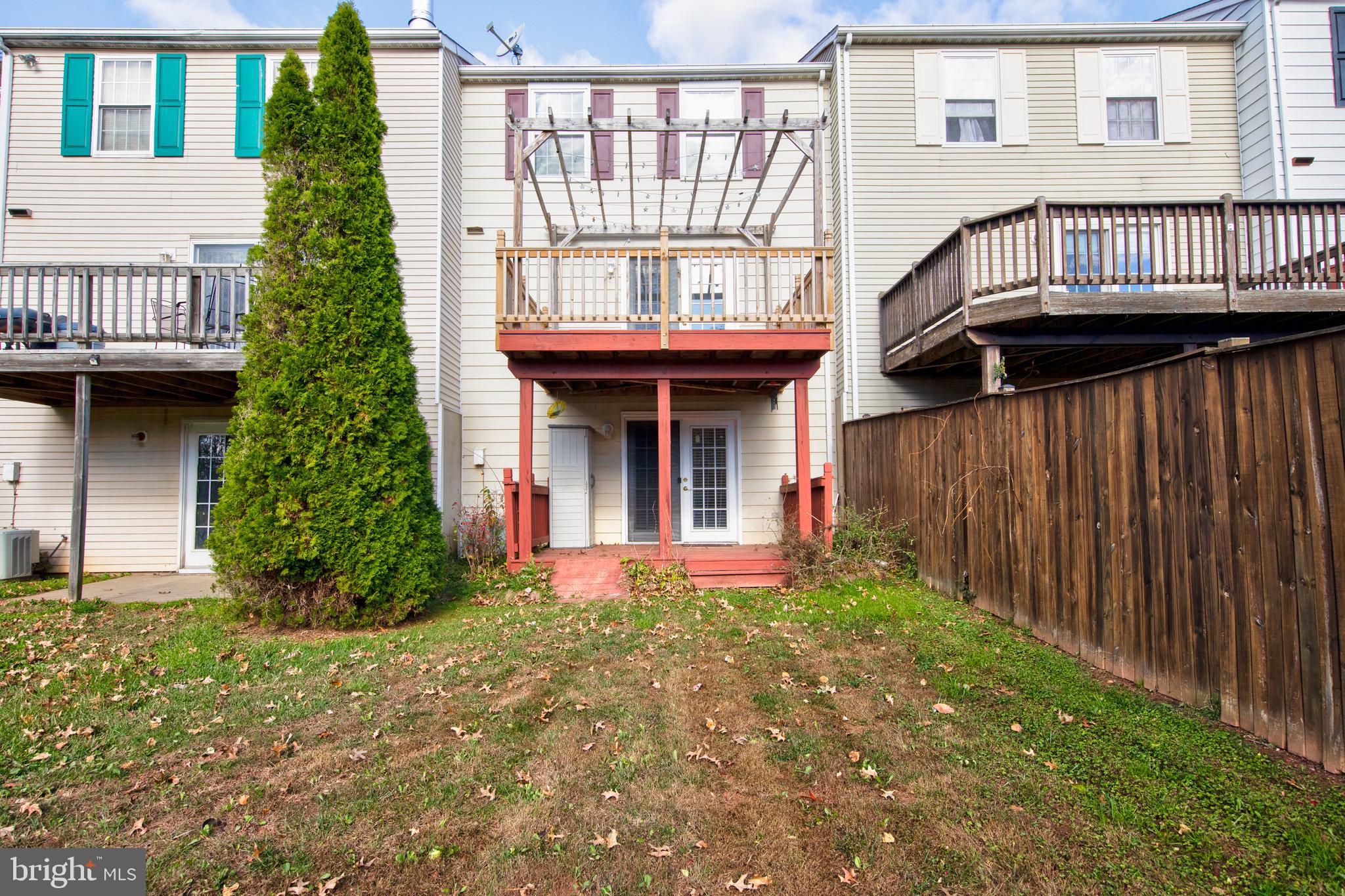 CONSTANT FRIENDSHIP - Residential