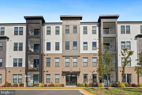 42874 Firefly Sonata Terrace Unit 206, Ashburn, VA MLS: VALO2114524