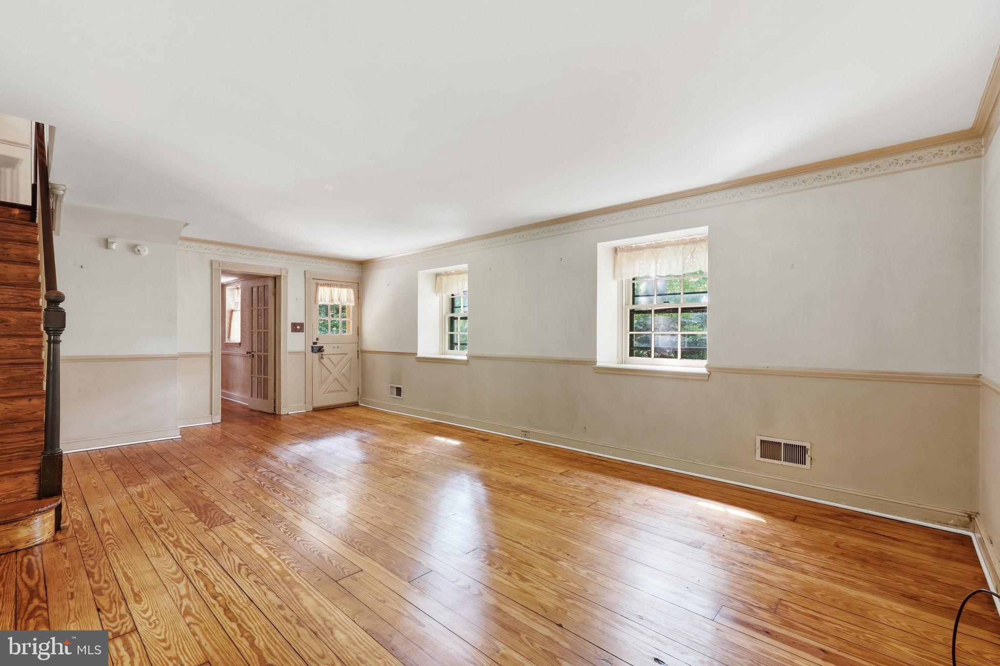 1610 COTTAGE LANE