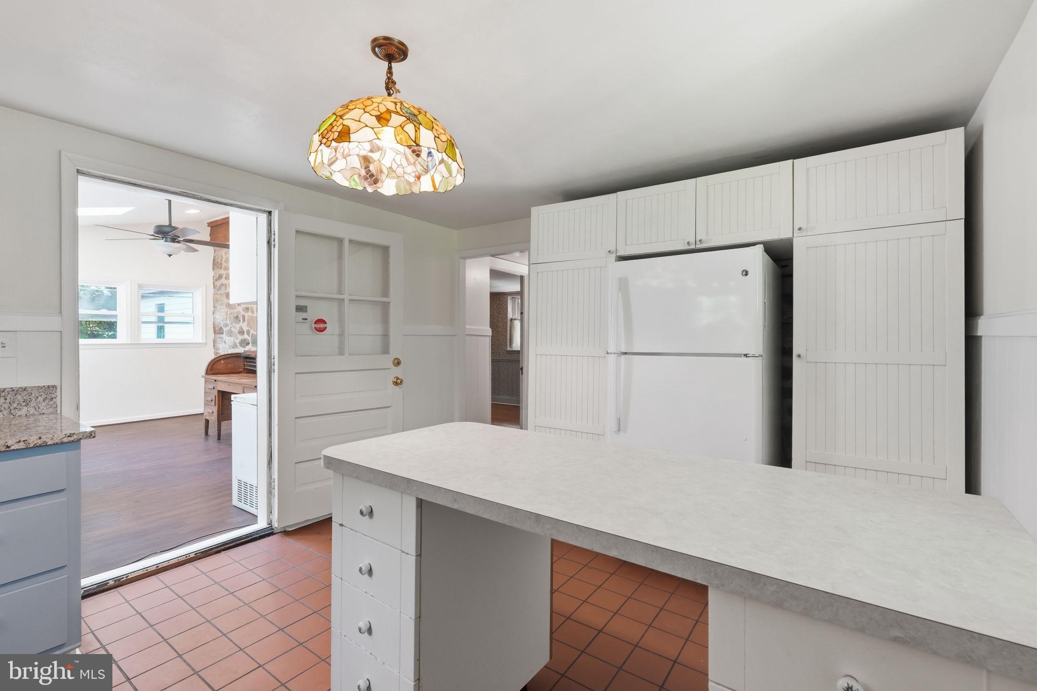 1610 COTTAGE LANE