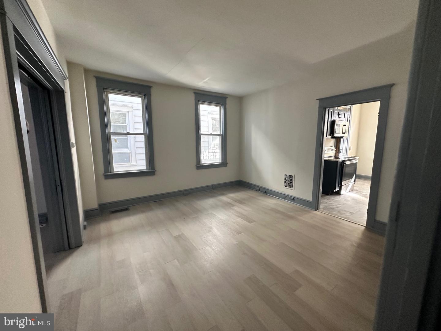 440-438 MITCHELL AVENUE