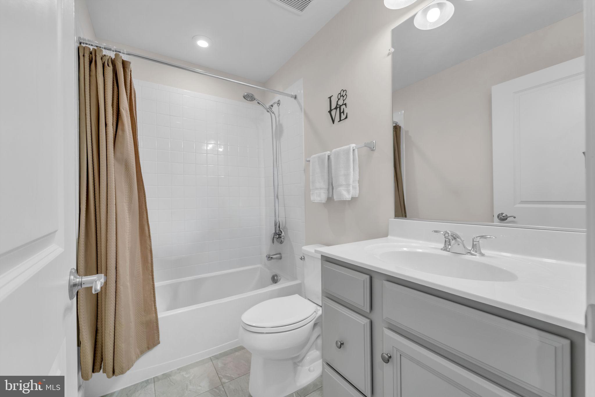 PARKSIDE AT WESTPHALIA - Residential Lease