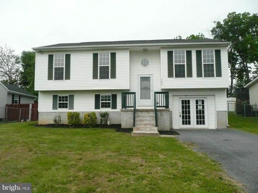 This roomy move in ready split-foyer has a lot to boast about, sitting on a well manicured lot with a fully fenced yard. Home has recently been painted through out and has new vinyl in kitchen.  Freddie Mac First Look Initiative ends 8/16/14. Seller offering up to $500 Home Warranty of buyers choice and must be submitted with initial offer.