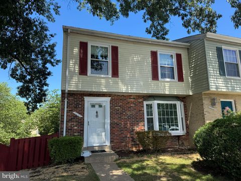 Townhouse For Sale - 7276 Larrup Court<br/> ALEXANDRIA, VA 22315