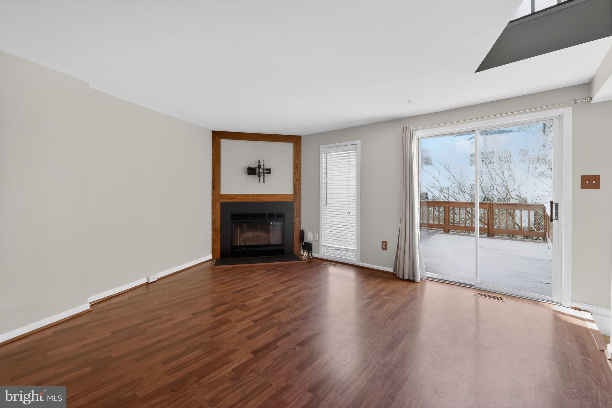 RESTON - Residential