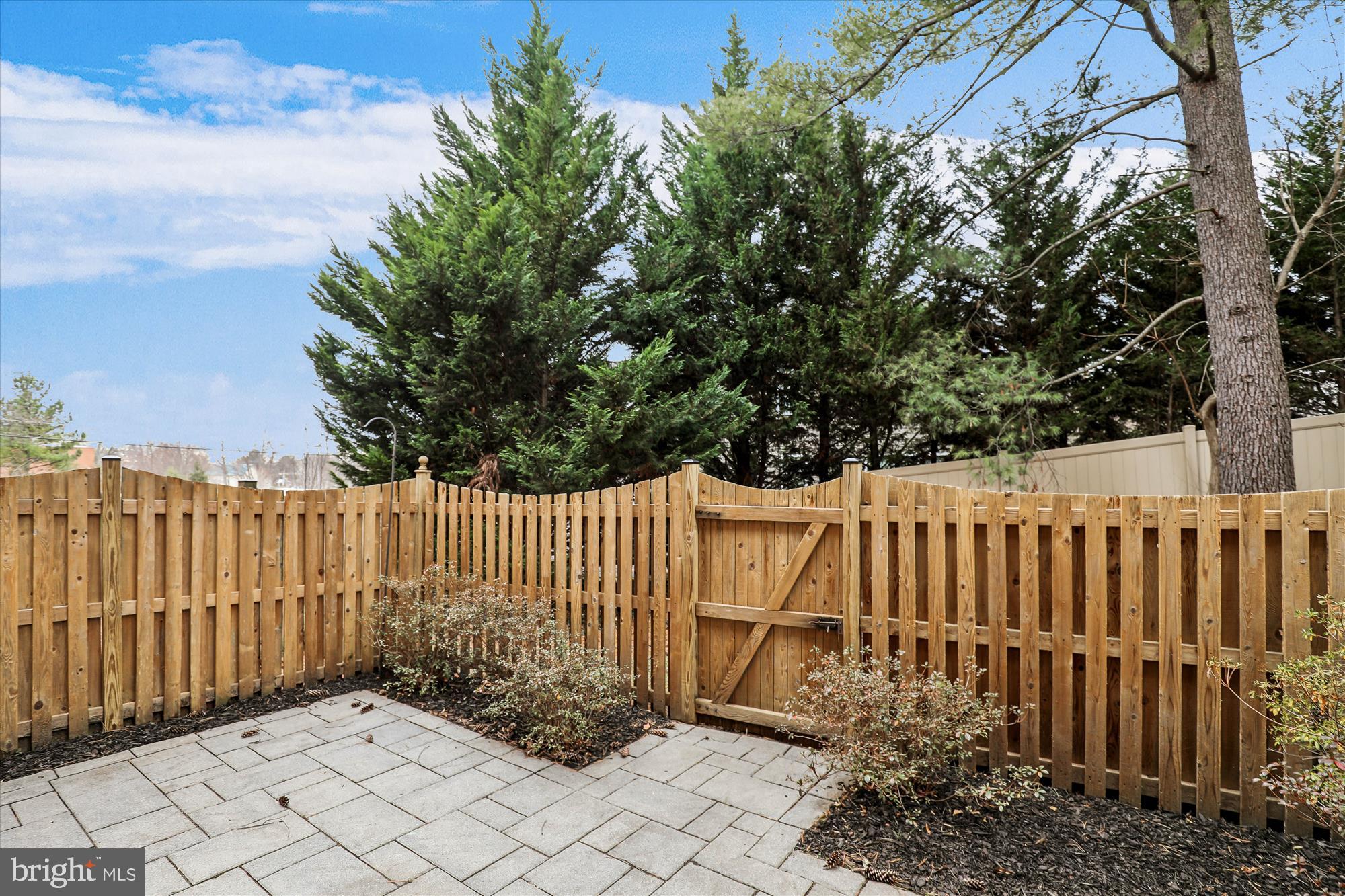 OAKBOROUGH SQUARE - Residential