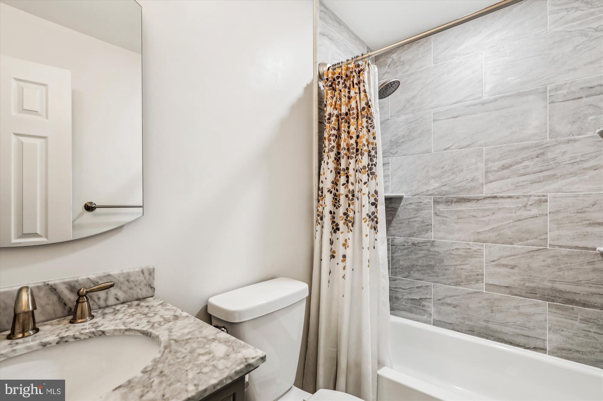 OAKBOROUGH SQUARE - Residential