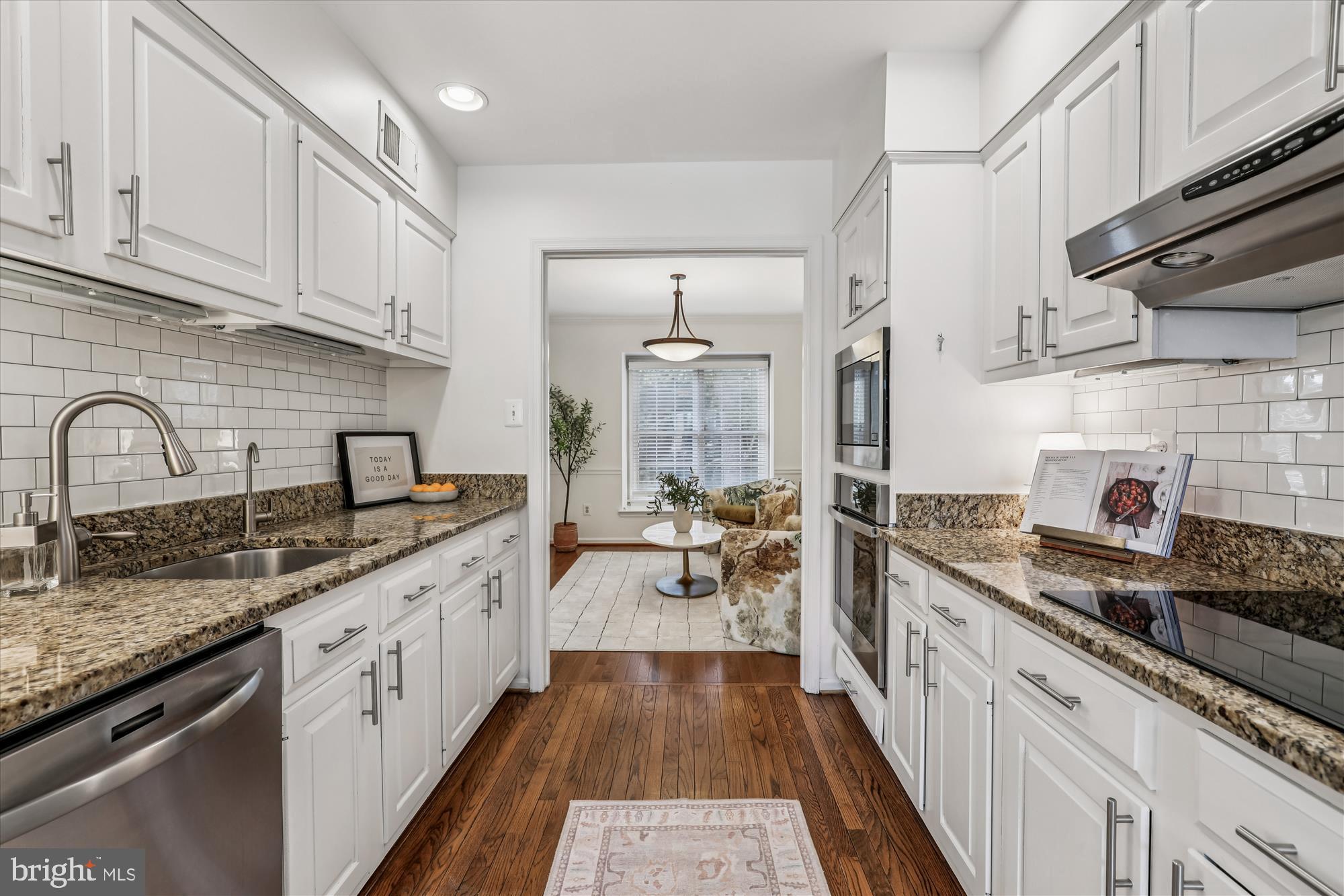 OAKBOROUGH SQUARE - Residential