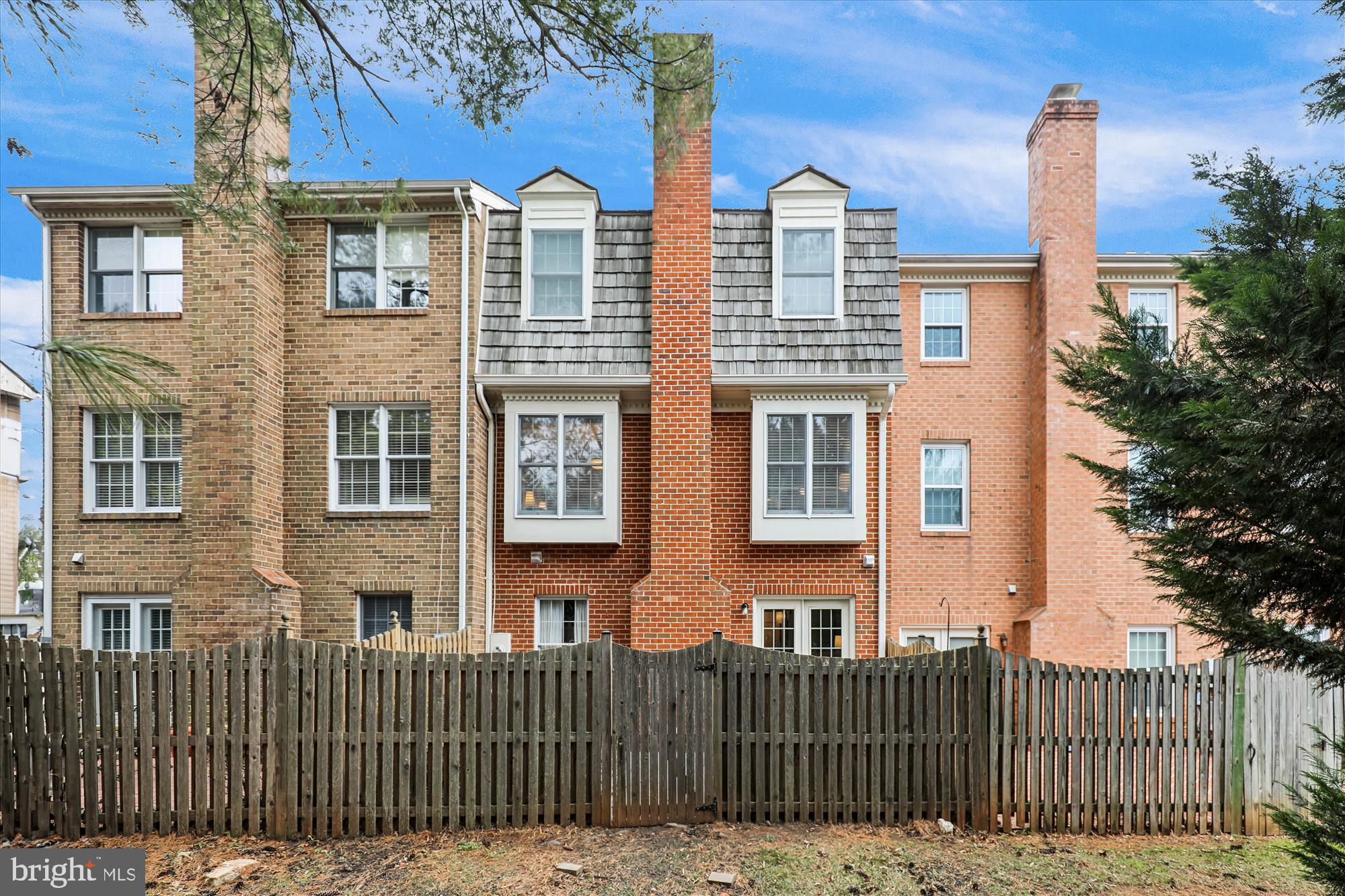 OAKBOROUGH SQUARE - Residential